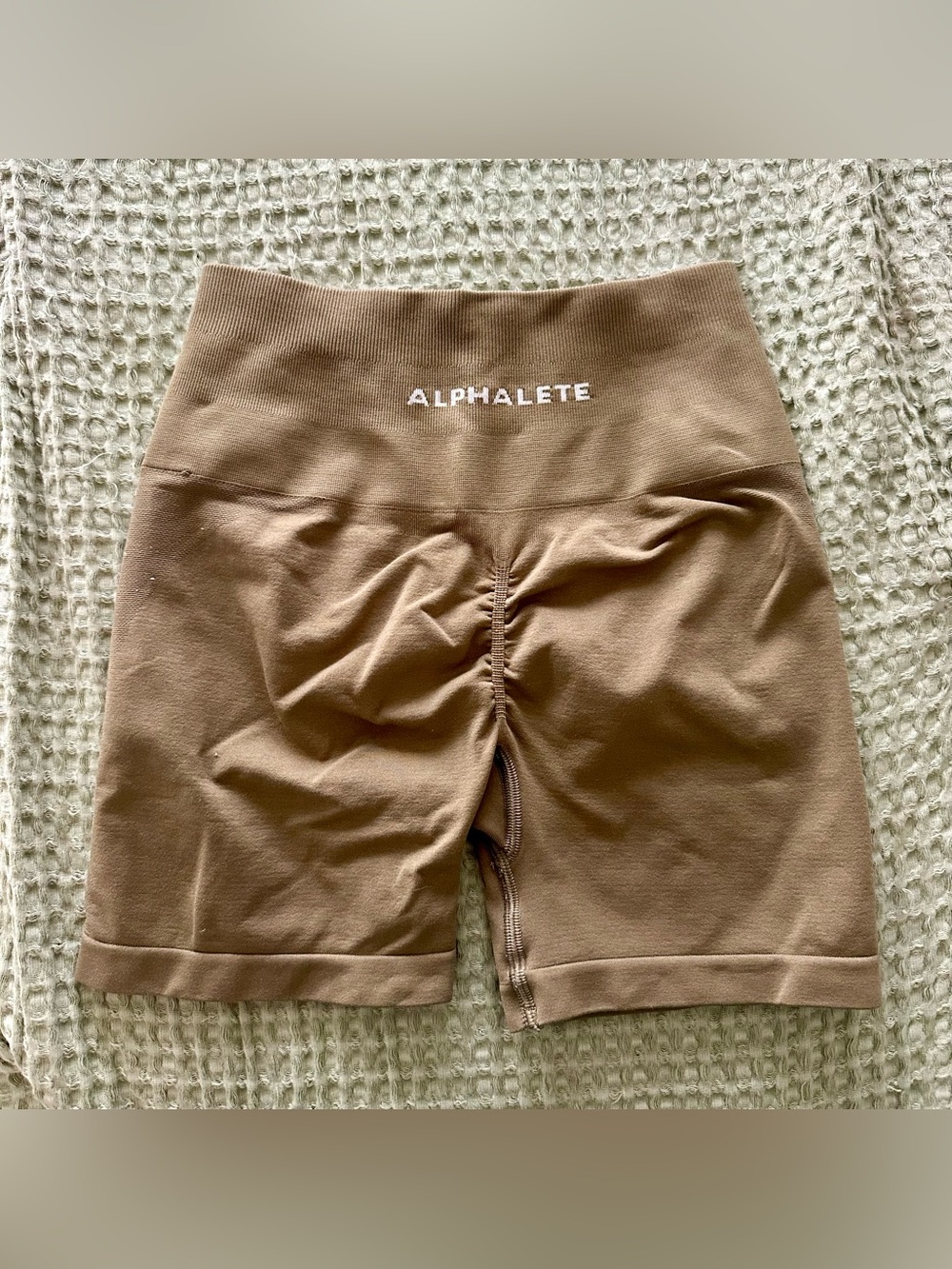Alphalete Women's High-Waist Scrunch Bike Shorts — Brown